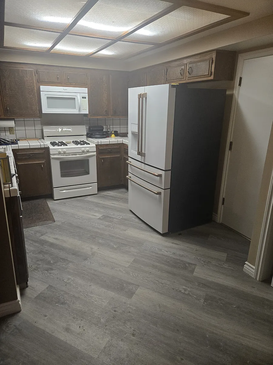 Building Photo - 4175 Pinewood Lake Dr