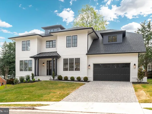 4612 27th St N, Arlington, VA 22207