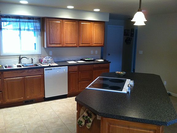 2nd image of 1610 S Hartford Pl