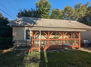 414 1/2 E Walnut St, Oglesby, IL 61348