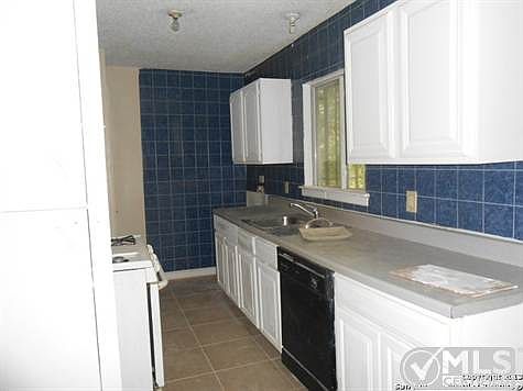 5th image of 4135 Tamarak Dr