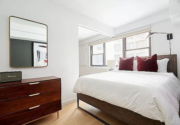 4th image of 222 E 39th St APT 9E