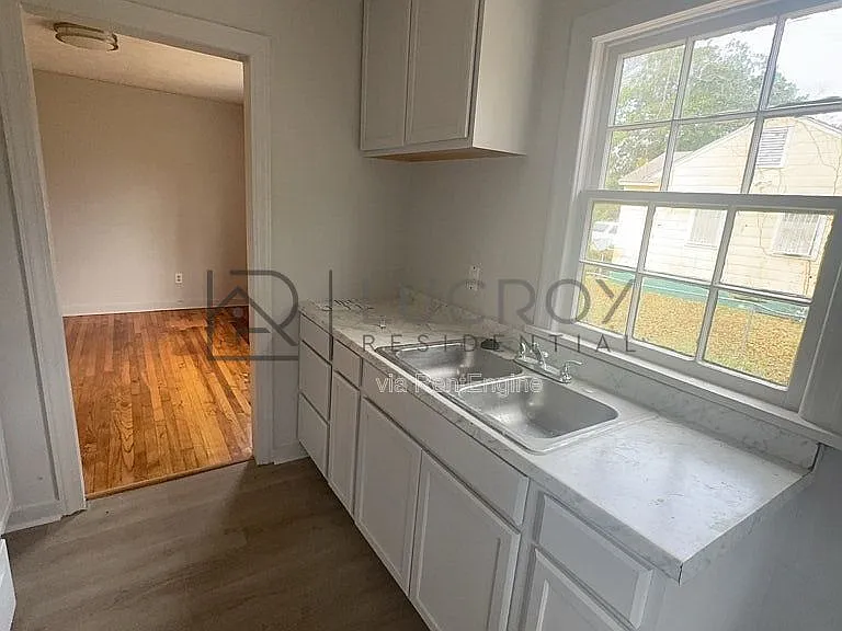 4426 Desoto St — Photo 5
