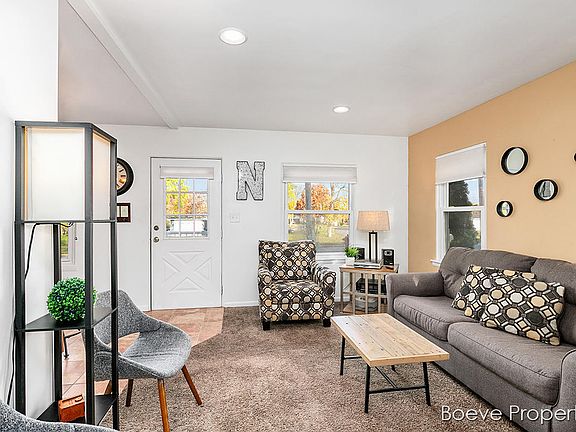 4th image of 2880 Lee St SW
