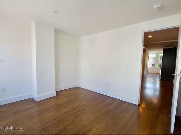 3rd image of 1020 47th Ave #2