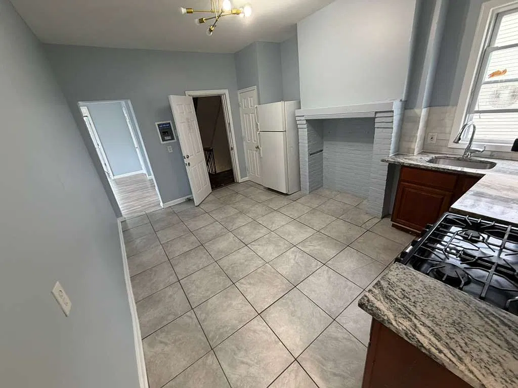 3 bed, $2,295 — Photo 1