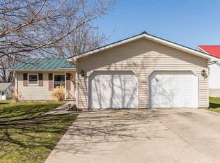 709 14th St, Kalona, IA 52247