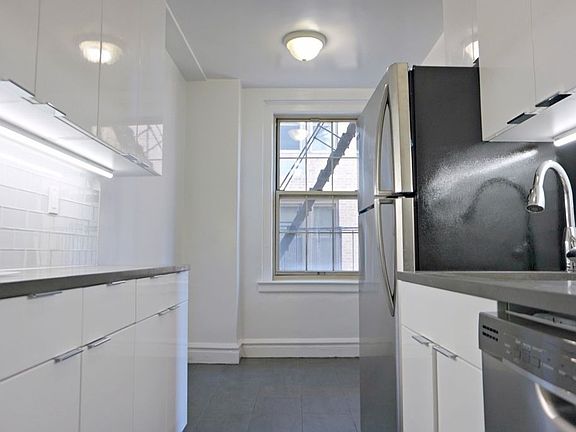 4th image of 698 W End Ave APT 13E