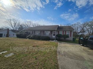 312 Poplar St #B, Graham, NC 27253