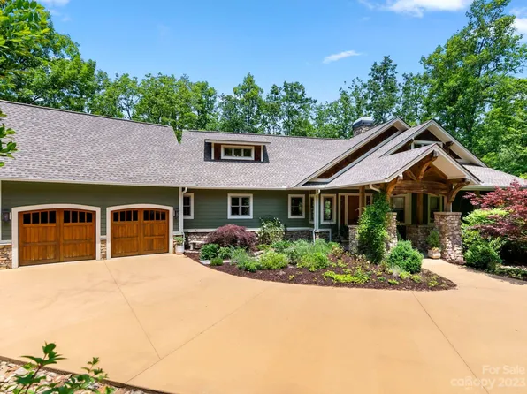 214 Amblewood Trl, Hendersonville, NC 28739