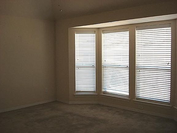 5th image of 10500 Trevino Ln
