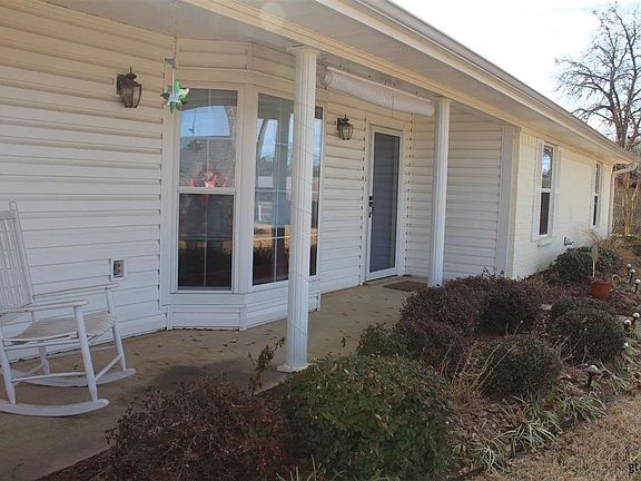 4th image of 1530 Royal Ln