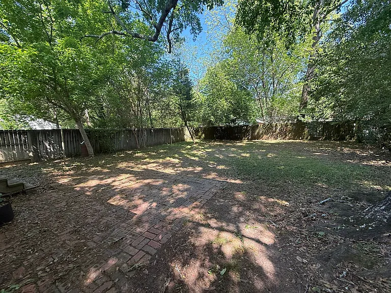 311 Bradley Dr — Photo 3