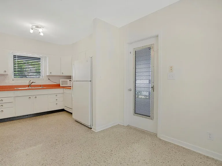 3410 Poinsettia Ave — Photo 28
