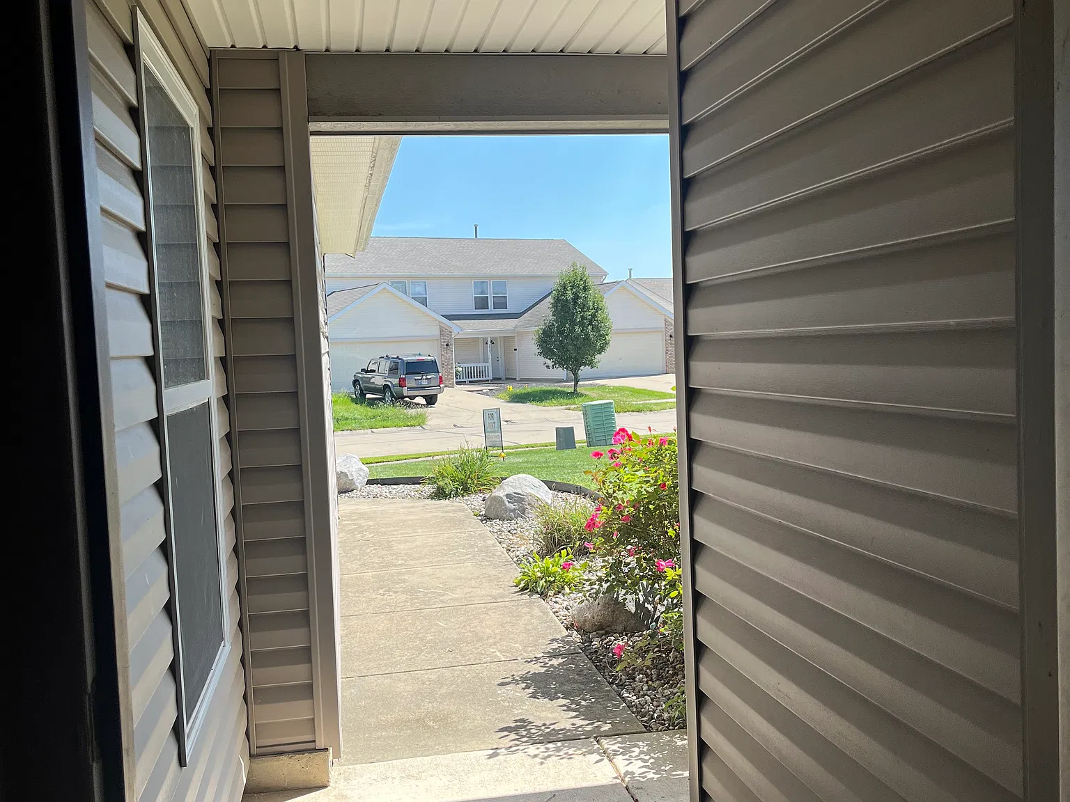 3 bed, $1,600 — Photo 3