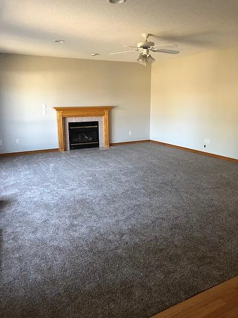 4 bed, 2.5 bath, 2500 sqft, $2,695 — Photo 4