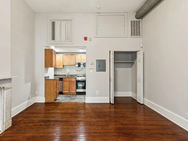 1931 Chestnut St #2D — Photo 17