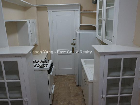 4th image of 1641 Commonwealth Ave APT 11