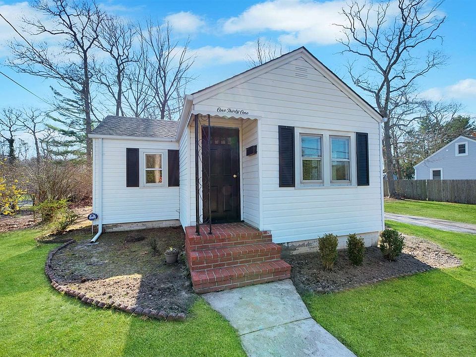 1st image of 131 Pine Neck Ave E