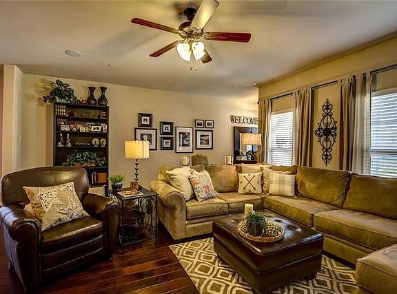 4th image of 1416 Arapaho Dr