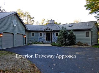 6251 Fairway Ct, Grayling, MI 49738