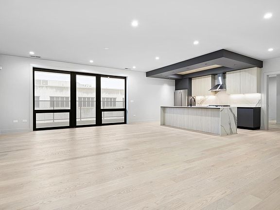 4th image of 1523 N Western Ave #3C