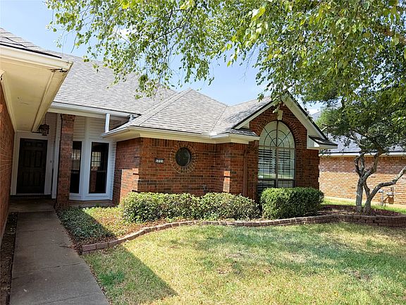 2nd image of 5721 Bluebonnett Dr