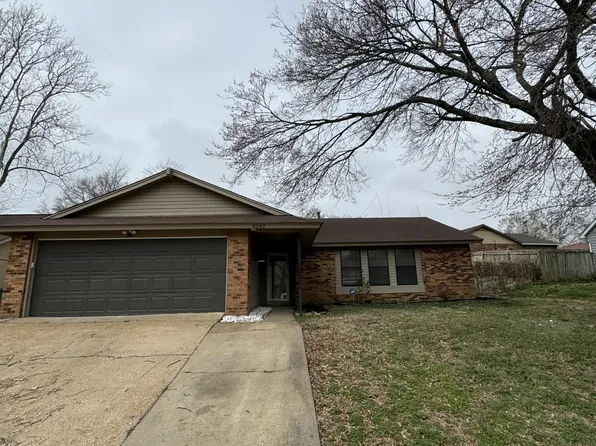 8249 Lake Shore Dr W, Southaven, MS 38671