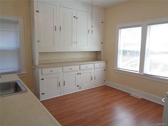 5th image of 285 William St