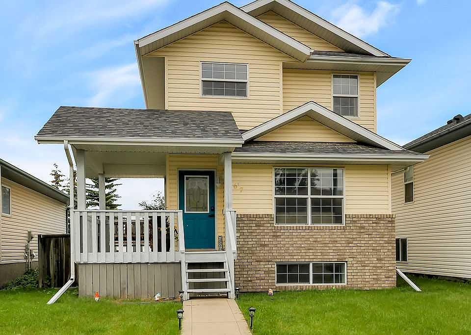 1st image of 67 S Durand Cres