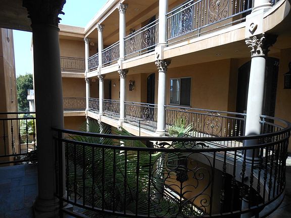 3rd image of 1845 Federal Ave APT 304