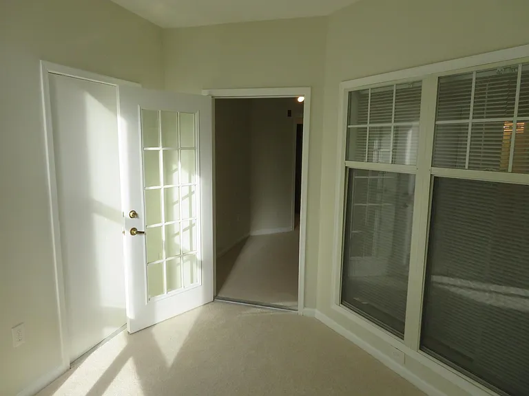 5565 Seminary Rd #208 — Photo 37