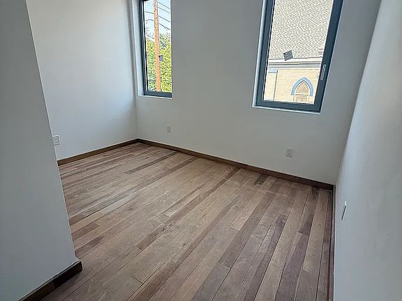 2nd image of 536 Smith St #203