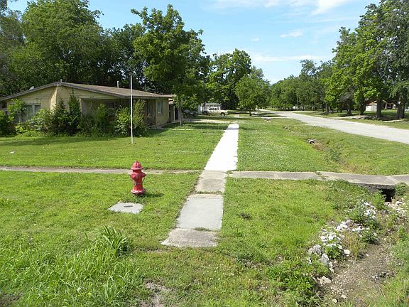 4th image of 208 N Pennsylvania