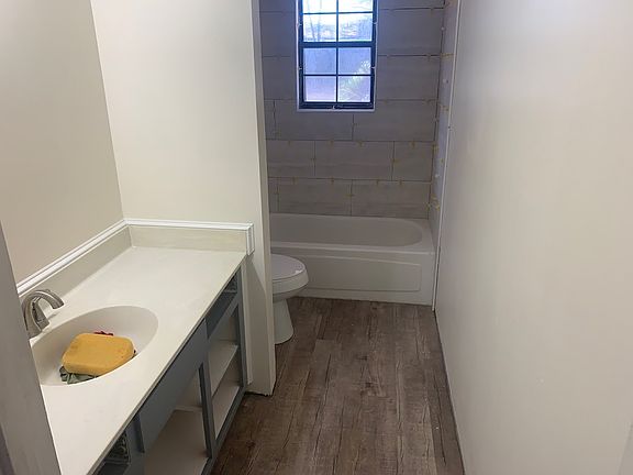 5th image of 1107 Spruce St
