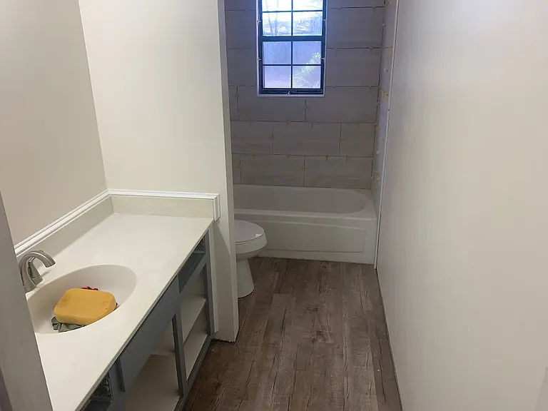 1107 Spruce St — Photo 5