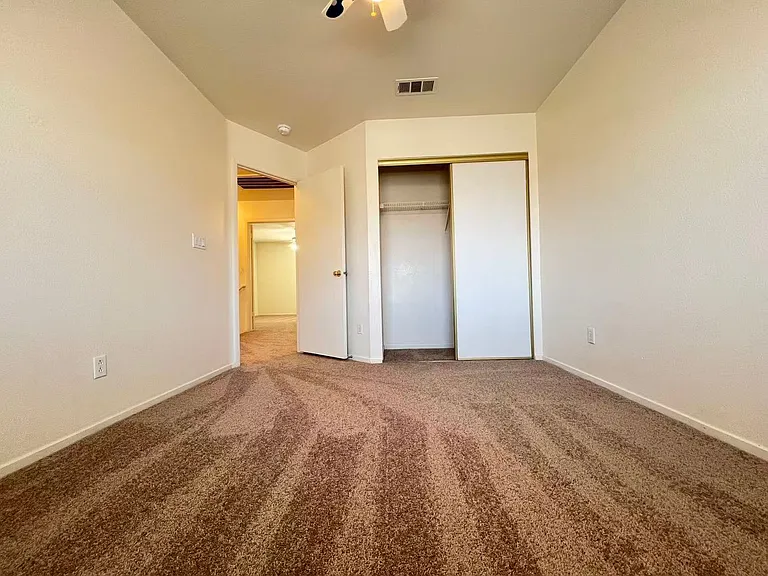 8704 Autumn Valley Ave — Photo 21