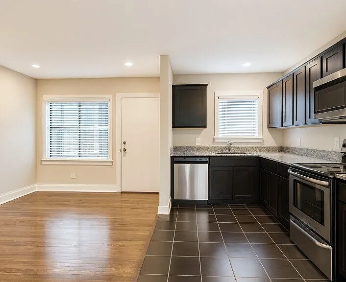 Jackson Apartments — Photo 4