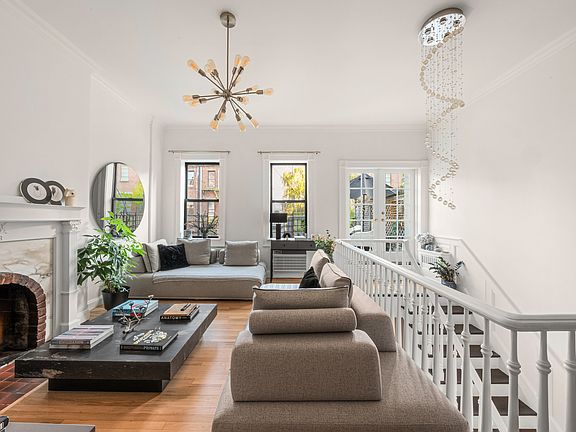 5th image of 31 W 87th St APT 2