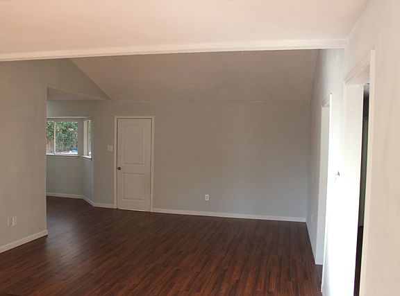 2nd image of 1717 Redwood St