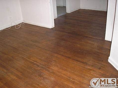 5th image of 2623 Waverly Ave