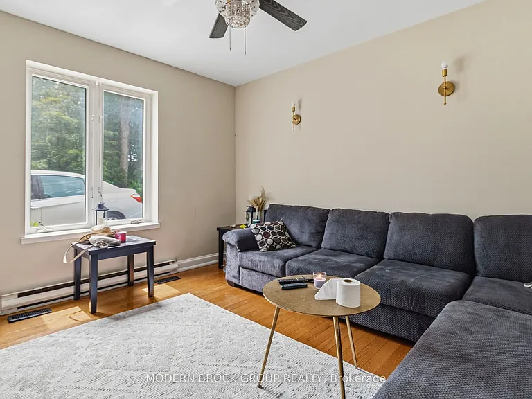 322 King St W — Photo 7