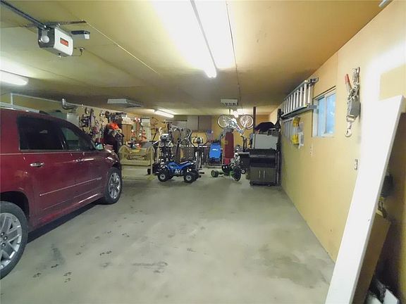 3rd image of 3355 Driftwood Ln