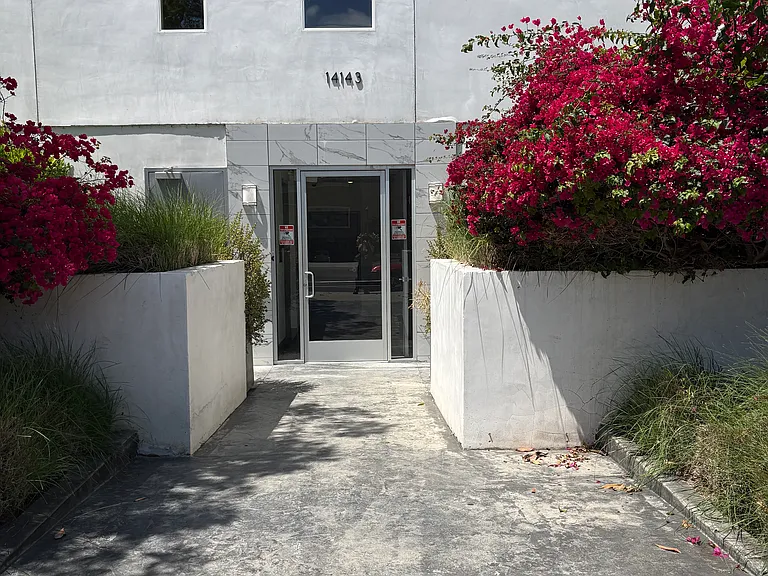 14143 Burbank Blvd #202 — Photo 12