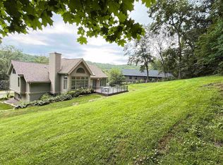 38 Longwood Dr, Galena, IL 61036