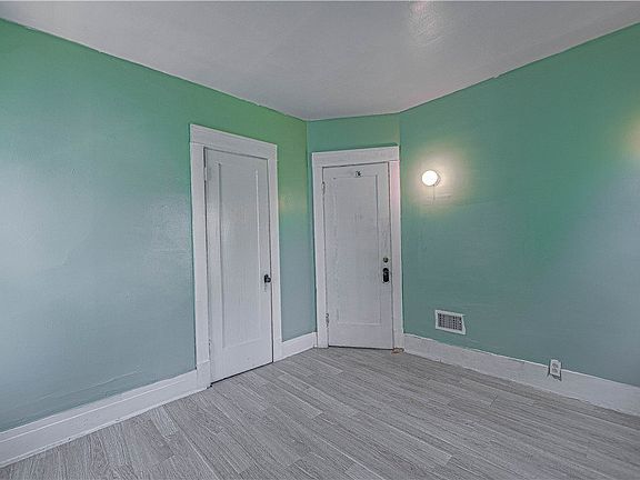 3rd image of 410 Wohlers Ave