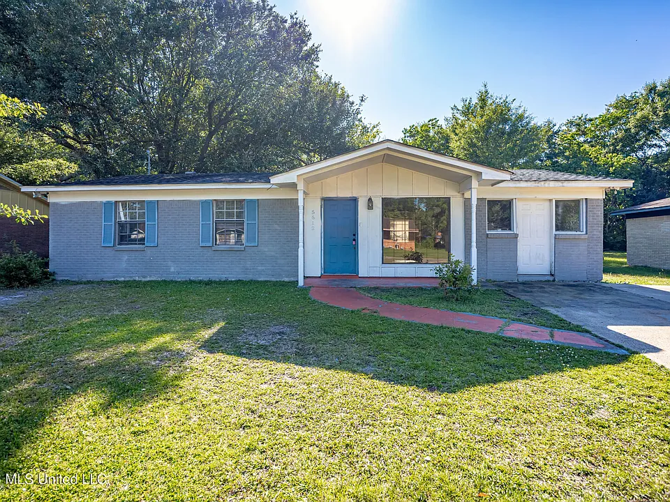 5612 Rose Dr