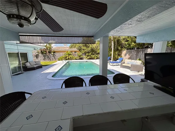 3407 Beacon St, Pompano Beach, FL 33062