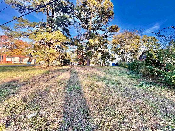 5th image of 408 Jasper Dr