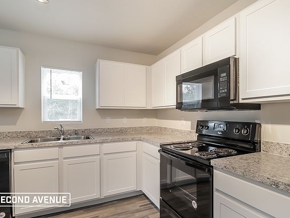2nd image of 280 Begonia Ln